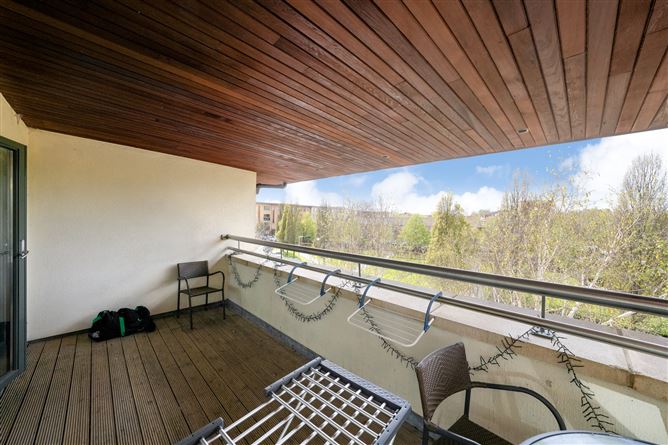 48 Castlegate Crescent, Adamstown, County Dublin