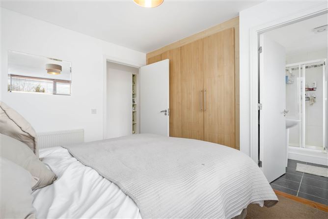 48 Castlegate Crescent, Adamstown, County Dublin