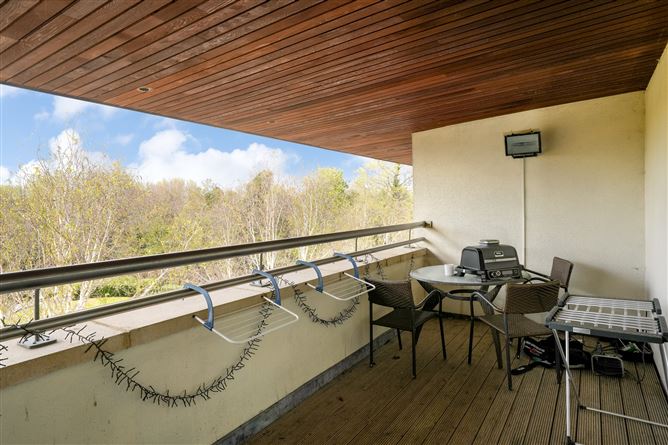 48 Castlegate Crescent, Adamstown, County Dublin