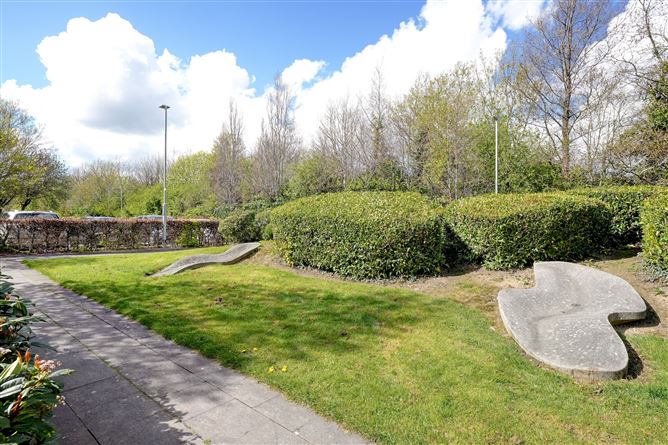 48 Castlegate Crescent, Adamstown, County Dublin