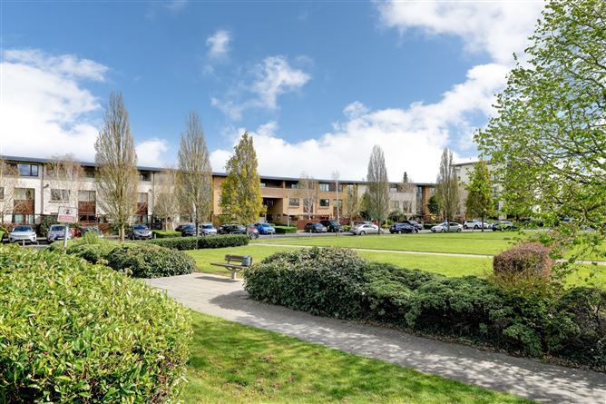 48 Castlegate Crescent, Adamstown, County Dublin