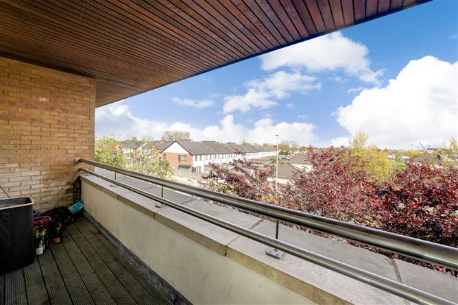 48 Castlegate Crescent, Adamstown, County Dublin