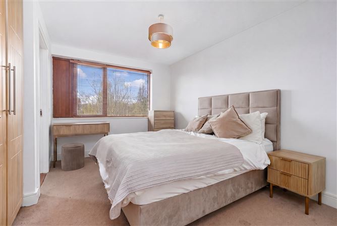 48 Castlegate Crescent, Adamstown, County Dublin