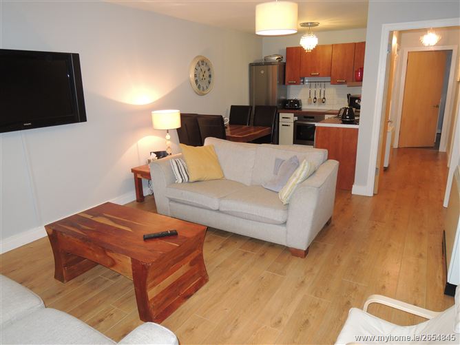 8, Marlfield Terrace, Kiltipper, Tallaght, Dublin 24 Tom Maher & Co