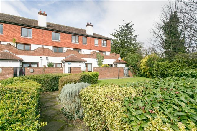 3 White Oaks, Roebuck Road, Clonskeagh, Dublin 14