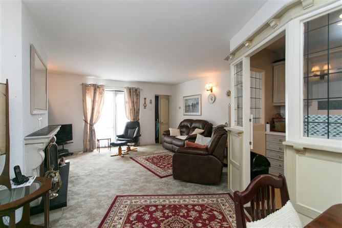 3 White Oaks, Roebuck Road, Clonskeagh, Dublin 14