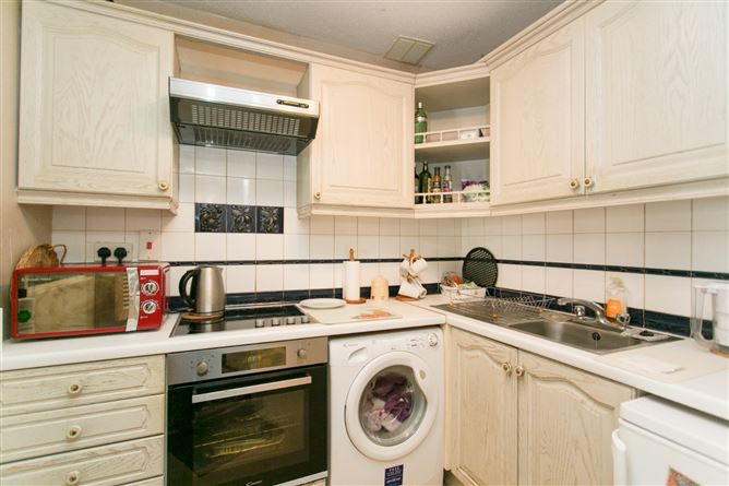 3 White Oaks, Roebuck Road, Clonskeagh, Dublin 14