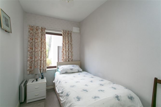 3 White Oaks, Roebuck Road, Clonskeagh, Dublin 14