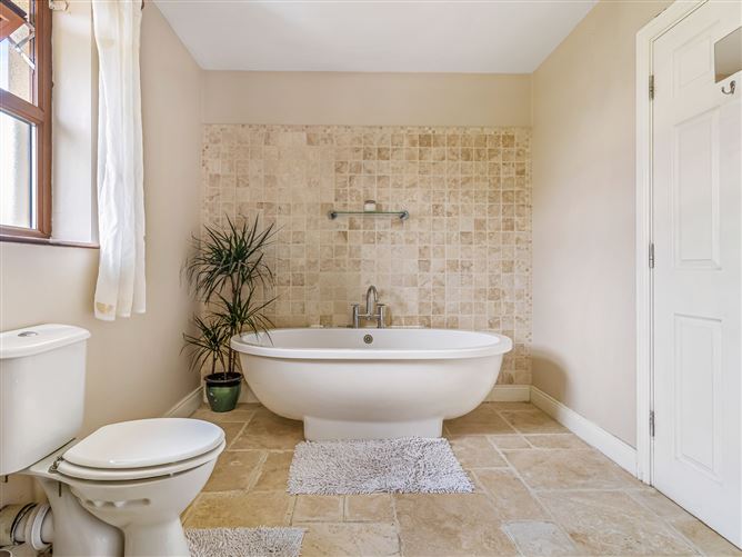 12 The Court, Walshestown Park, Newbridge, Kildare