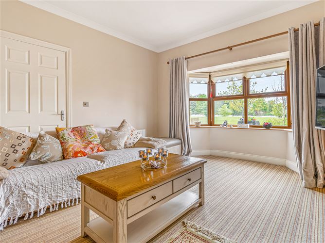 12 The Court, Walshestown Park, Newbridge, Kildare