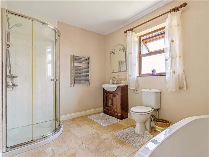 12 The Court, Walshestown Park, Newbridge, Kildare