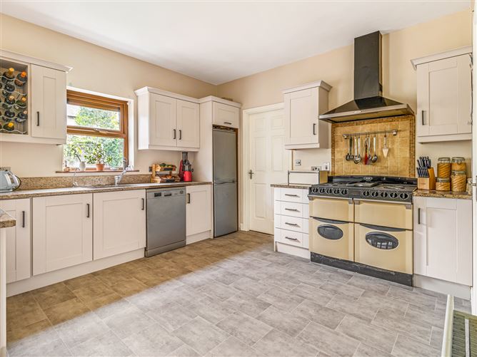 12 The Court, Walshestown Park, Newbridge, Kildare