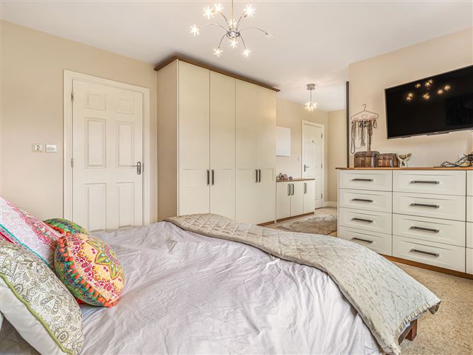 12 The Court, Walshestown Park, Newbridge, Kildare