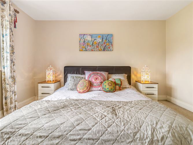 12 The Court, Walshestown Park, Newbridge, Kildare