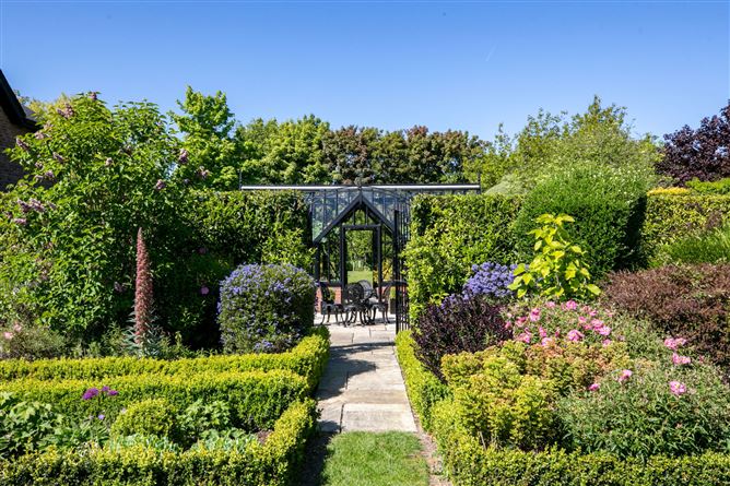 https://photos-a.propertyimages.ie/media/5/4/8/4923845/368afa6b-9286-4908-917c-236747571d41_l.jpg