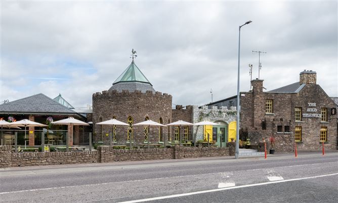 The Auld Triangle, Macroom, Cork
