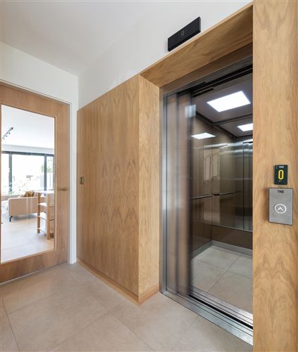 https://photos-a.propertyimages.ie/media/5/4/9/4764945/ef7ad732-75d3-403d-ae90-d78b30af2531_l.jpg