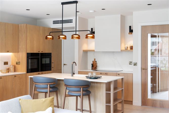https://photos-a.propertyimages.ie/media/5/4/9/4764945/ef7ad732-75d3-403d-ae90-d78b30af2531_l.jpg