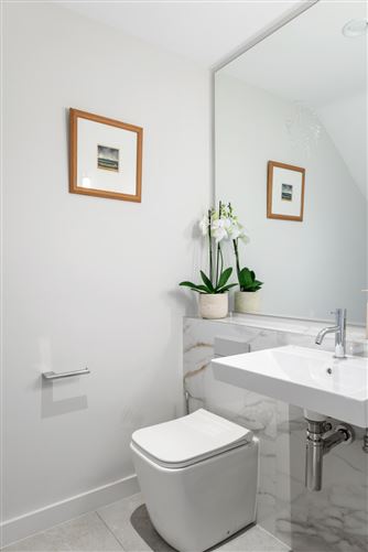 https://photos-a.propertyimages.ie/media/5/4/9/4764945/ef7ad732-75d3-403d-ae90-d78b30af2531_l.jpg