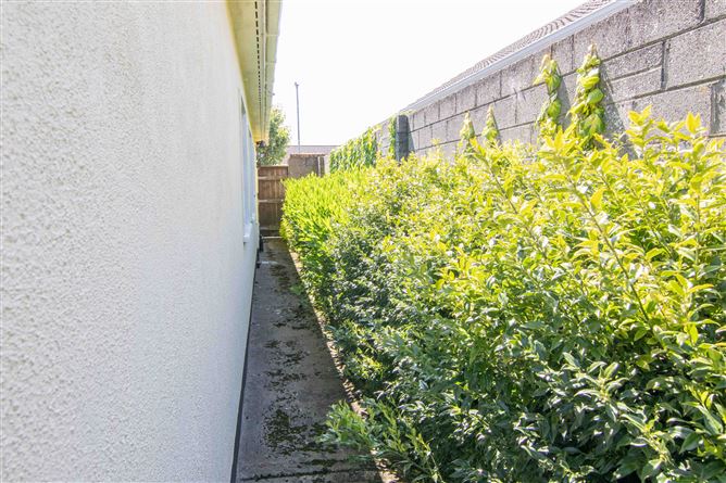 34 Mansfield Grove, Athy, Kildare