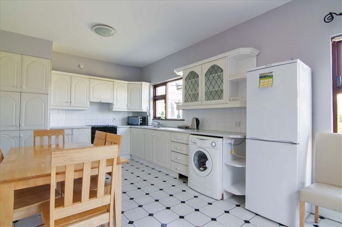 34 Mansfield Grove, Athy, Kildare