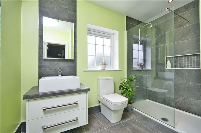 11 Glebe Close, Newcastle, Dublin