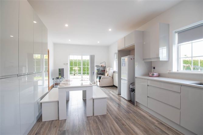 2 Lakewood, Lavagh, Kilnaleck, County Cavan