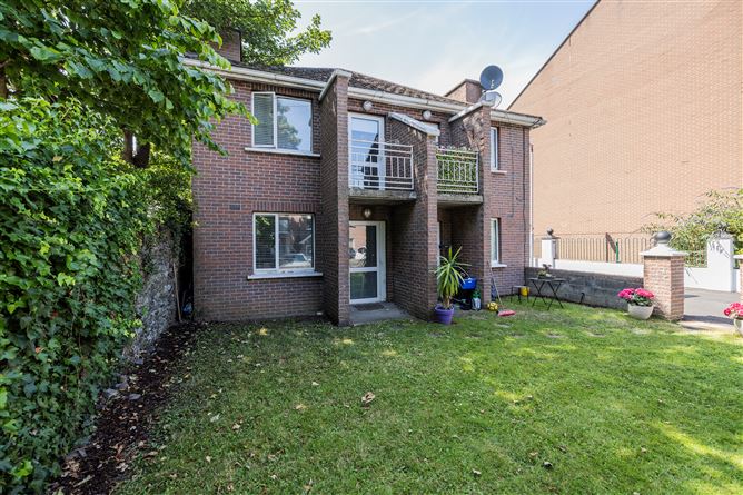 https://photos-a.propertyimages.ie/media/5/5/0/4943055/e266fac0-af2c-4655-bed1-9f5bbc2338a7_l.jpg