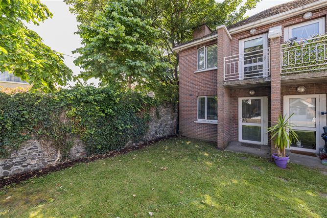 https://photos-a.propertyimages.ie/media/5/5/0/4943055/e266fac0-af2c-4655-bed1-9f5bbc2338a7_l.jpg