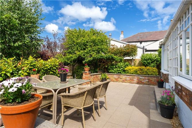 https://photos-a.propertyimages.ie/media/5/5/0/5005055/d646b0c9-bfc2-42ee-9ea8-b4e52c50bfa0_l.jpg