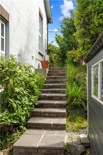 https://photos-a.propertyimages.ie/media/5/5/0/5005055/d646b0c9-bfc2-42ee-9ea8-b4e52c50bfa0_l.jpg