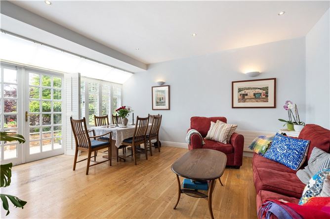 https://photos-a.propertyimages.ie/media/5/5/0/5005055/d646b0c9-bfc2-42ee-9ea8-b4e52c50bfa0_l.jpg