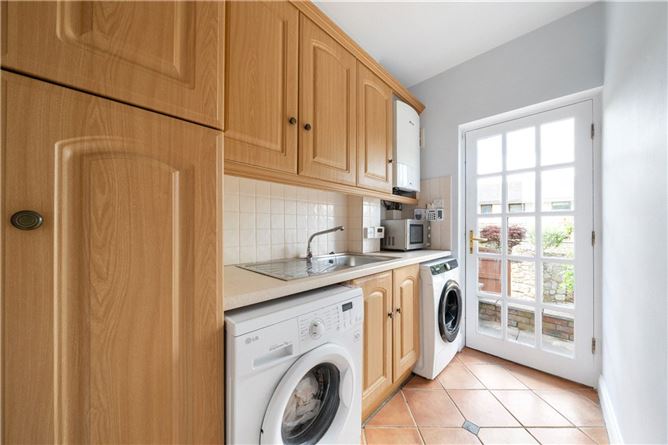 https://photos-a.propertyimages.ie/media/5/5/0/5005055/d646b0c9-bfc2-42ee-9ea8-b4e52c50bfa0_l.jpg