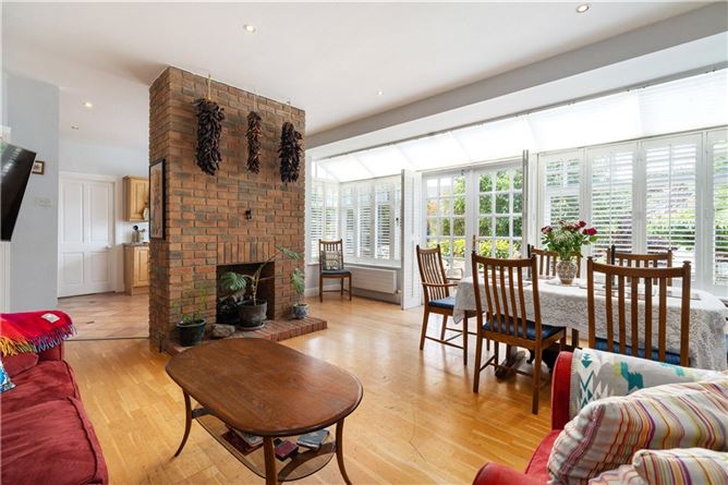 https://photos-a.propertyimages.ie/media/5/5/0/5005055/d646b0c9-bfc2-42ee-9ea8-b4e52c50bfa0_l.jpg