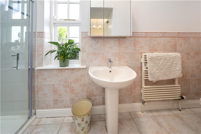 https://photos-a.propertyimages.ie/media/5/5/0/5005055/d646b0c9-bfc2-42ee-9ea8-b4e52c50bfa0_l.jpg