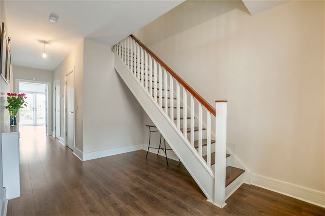1 Seaview Gate, Shankill, Dublin 18