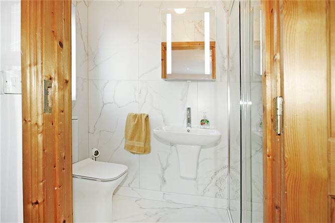 49 Cluain Alainn, Hurlers Cross, Shannon, Co. Clare