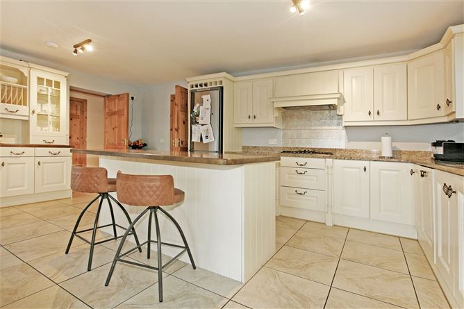 49 Cluain Alainn, Hurlers Cross, Shannon, Co. Clare