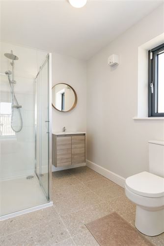 https://photos-a.propertyimages.ie/media/5/5/1/4910155/49d3b857-fa8e-456a-bfa5-be7944c36ab4_l.jpg