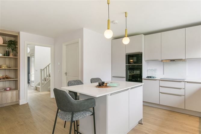 https://photos-a.propertyimages.ie/media/5/5/1/4910155/49d3b857-fa8e-456a-bfa5-be7944c36ab4_l.jpg