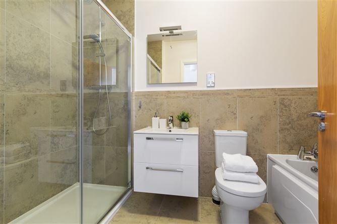 33 Roseland Avenue, Cualanor, Dun Laoghaire, Co. Dublin
