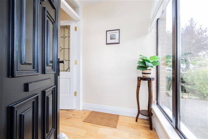 https://photos-a.propertyimages.ie/media/5/5/1/4958155/ce8b1c46-6aa6-4208-88ba-63d2303fc9b1_l.jpg