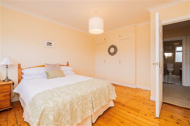 https://photos-a.propertyimages.ie/media/5/5/1/4958155/ce8b1c46-6aa6-4208-88ba-63d2303fc9b1_l.jpg