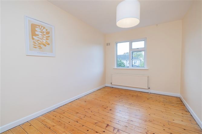 https://photos-a.propertyimages.ie/media/5/5/1/4958155/ce8b1c46-6aa6-4208-88ba-63d2303fc9b1_l.jpg