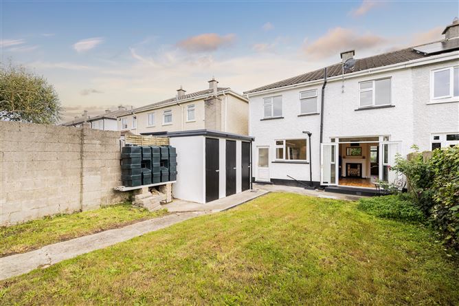https://photos-a.propertyimages.ie/media/5/5/1/4958155/ce8b1c46-6aa6-4208-88ba-63d2303fc9b1_l.jpg