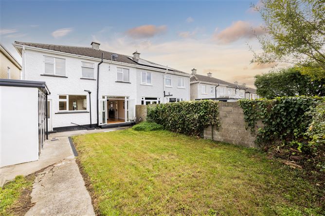 https://photos-a.propertyimages.ie/media/5/5/1/4958155/ce8b1c46-6aa6-4208-88ba-63d2303fc9b1_l.jpg