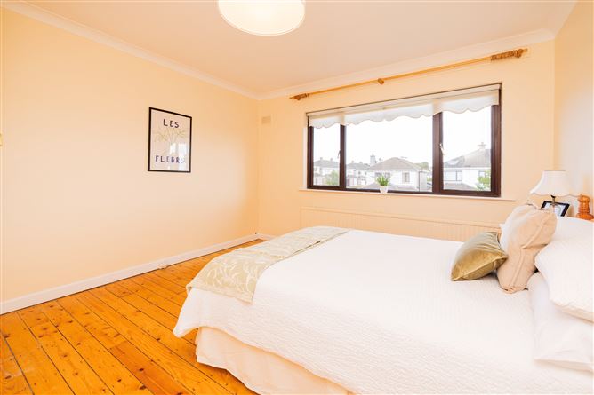 https://photos-a.propertyimages.ie/media/5/5/1/4958155/ce8b1c46-6aa6-4208-88ba-63d2303fc9b1_l.jpg