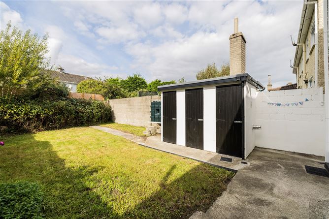 https://photos-a.propertyimages.ie/media/5/5/1/4958155/ce8b1c46-6aa6-4208-88ba-63d2303fc9b1_l.jpg