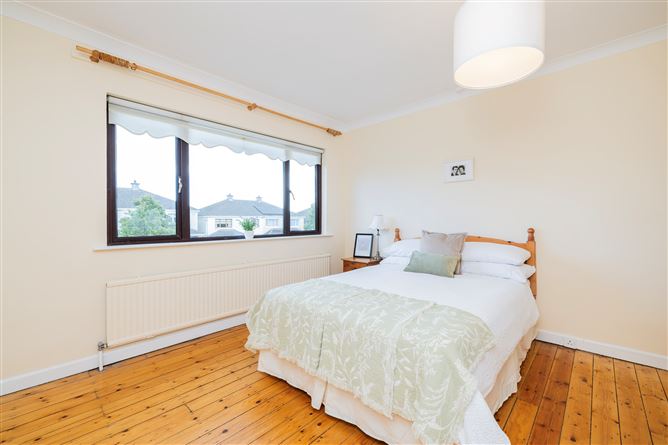 https://photos-a.propertyimages.ie/media/5/5/1/4958155/ce8b1c46-6aa6-4208-88ba-63d2303fc9b1_l.jpg