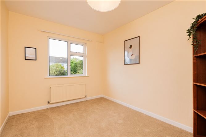 https://photos-a.propertyimages.ie/media/5/5/1/4958155/ce8b1c46-6aa6-4208-88ba-63d2303fc9b1_l.jpg